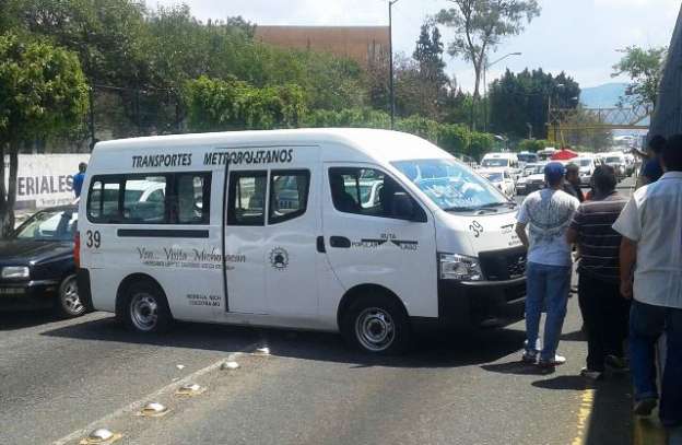 Transportistas se manifiestan en Morelia; bloquearán el Centro Histórico - Foto 0 