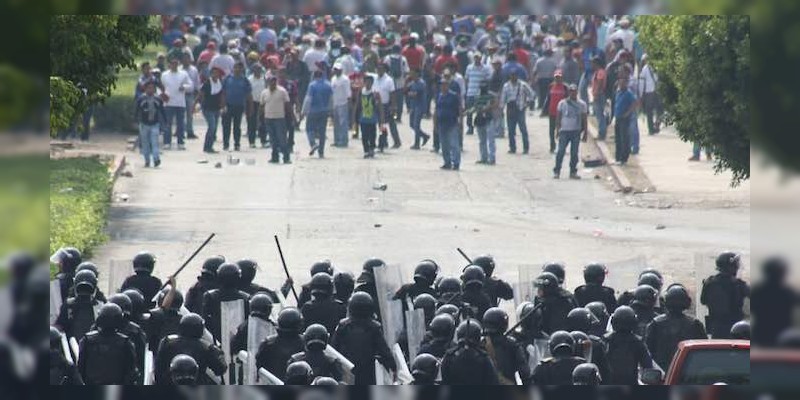 Los 20 maestros  detenidos por manifestación en Lázaro Cárdenas fueron liberados tras pagar una multa  