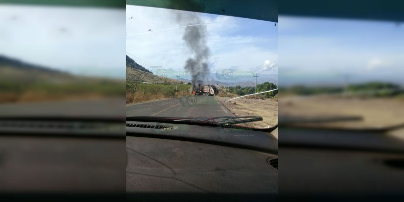 Se recrudece la violencia en Tierra Caliente, hubo enfrentamientos y quema de vehículos  - Foto 1 