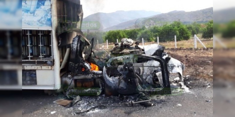Se recrudece la violencia en Tierra Caliente, hubo enfrentamientos y quema de vehículos  - Foto 2 
