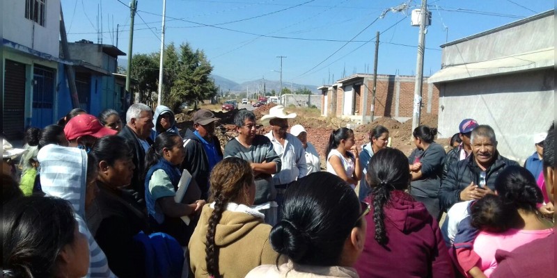Logran habitantes de Maravatío apoyos para remodelación del sistema de agua potable 