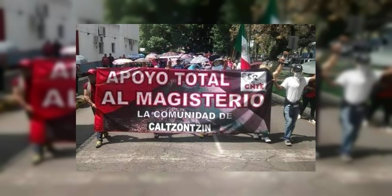 CNTE realiza bloqueos en Uruapan 