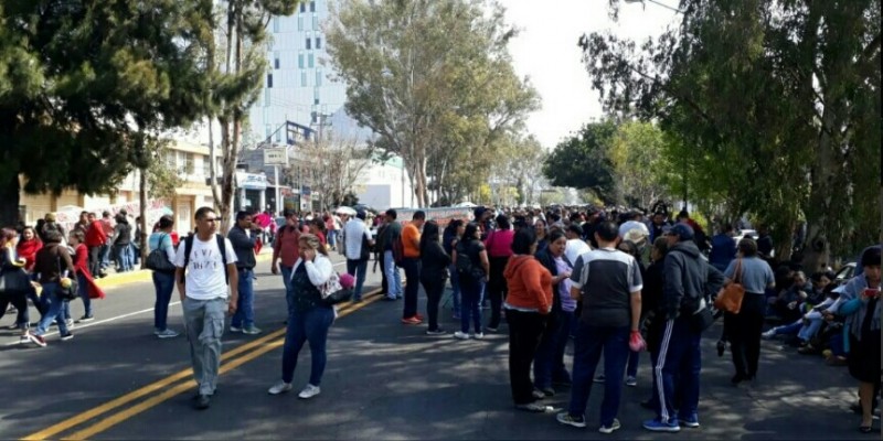 Nuevamente bloquean avenida Acueducto, exigen la liberación de profesores 
