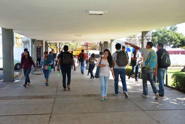 Estudiantes realizan con normalidad sus actividades en Ciudad Universitaria 