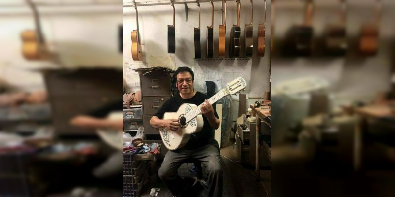 Realizarán homenaje al diseñador de la guitarra para la película animada COCO en Paracho, Michoacán  - Foto 1 