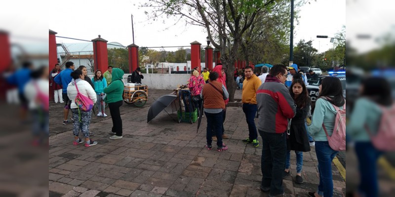 CNTE se congrega en el Deportivo Venustiano Carranza, iniciarán mega marcha 