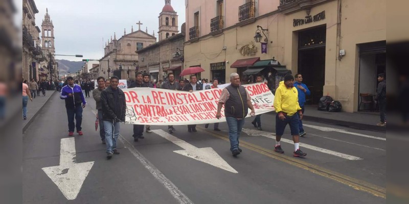 Marcha de la CUL arriba al centro de Morelia 