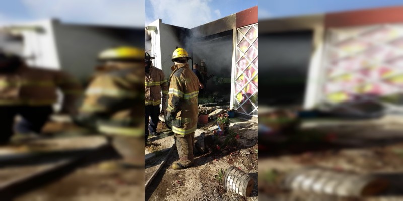 Atiende Asociación de Bomberos del Estado de Michoacán incendió con pérdidas totales en Tarímbaro  - Foto 2 