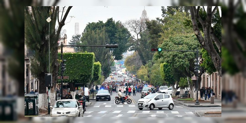 Marcha de la CNTE arriba al centro de Morelia 
