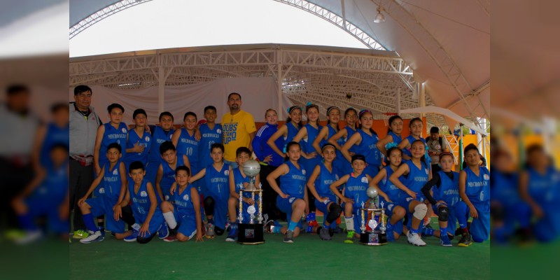 Equipos de básquetbol y voleibol infantil regresan a Michoacán con los primeros lugares de la Espartaqueada Deportiva 2018 
