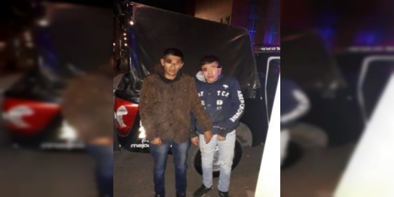 Tras robarse un Uber, detienen a dos con otros cinco Uber, en Ecatepec 