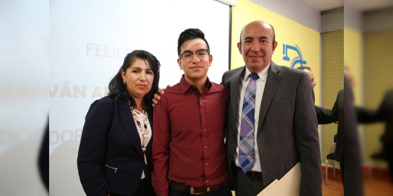 Reconoce SEE a estudiante del CBTI’s 149, ganador en Expo Ciencias Nacional 