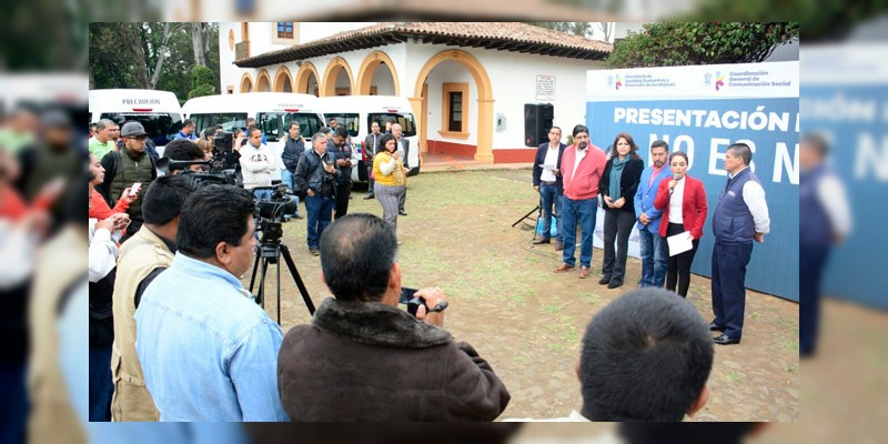 Transportistas de Pátzcuaro se suman a la campaña ”No es normal“ 