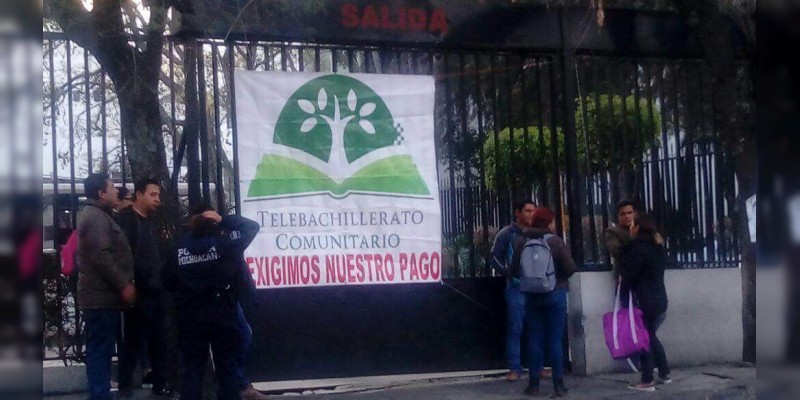 Trabajadores del Telebachillerato toman la Secretaría de Finanzas 