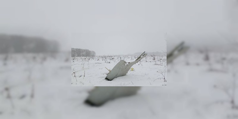 Mueren 71 al estrellarse avión en Moscú 