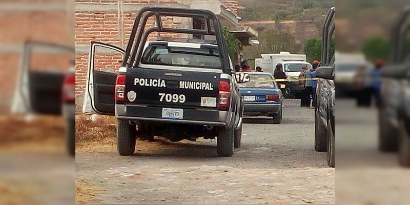 Recuperan cuatro tractocamiones robados en Michoacán 