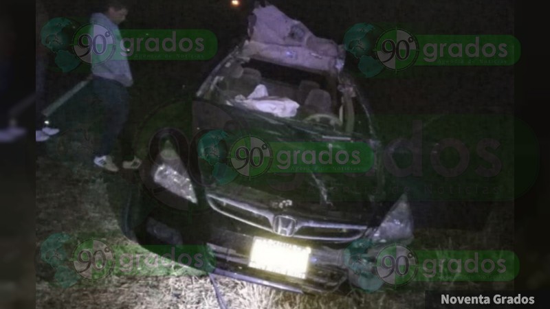Conductor resulta lesionado tras chocar con un caballo en Ixtlán, Michoacán - Foto 0 