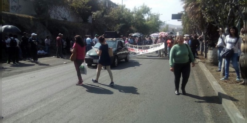 Mega marcha de la CNTE arriba al centro histórico 