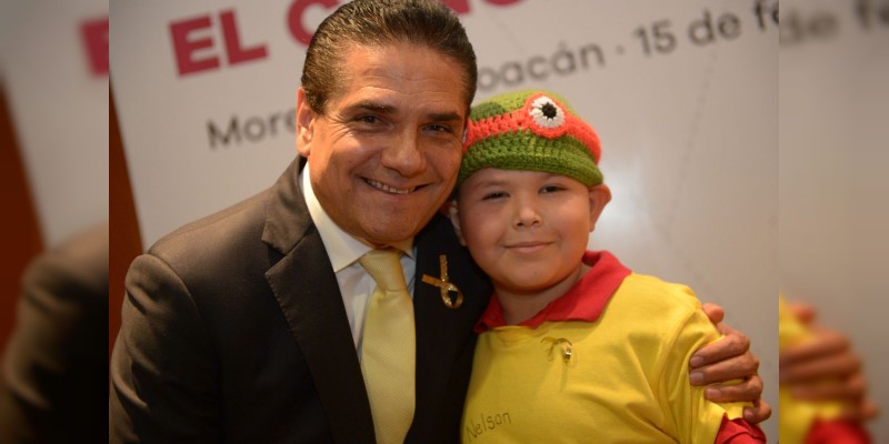 Compromete Gobernador de Michoacán garantizar tratamiento a niñas y niños con cáncer  