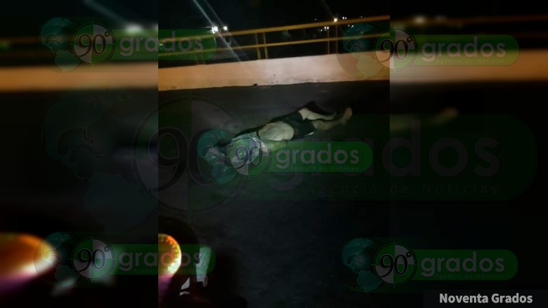 Hallan cadáver en el puente “Los Girasoles” en Apatzingán, Michoacán 