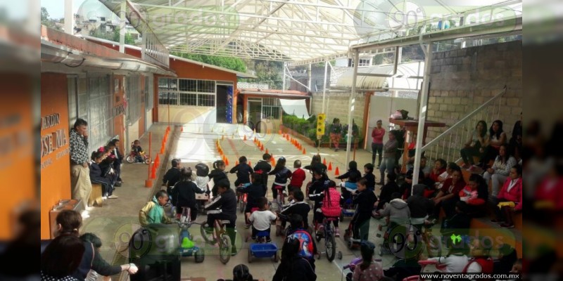 Imparten taller de educación vial a preescolares en Zitácuaro, Michoacán - Foto 0 