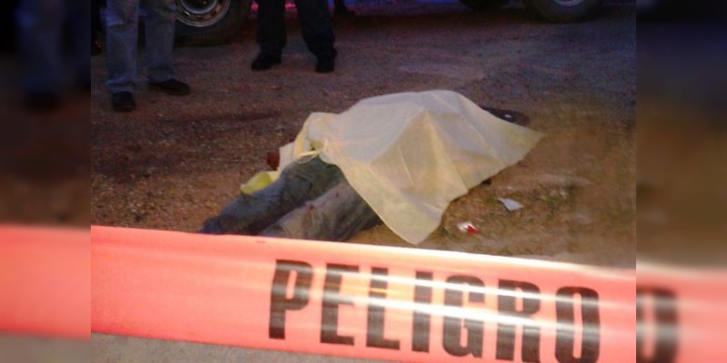 Asesinan a tres en una camioneta en Yuriria, Guanajuato 