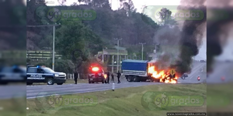 Incendian cinco vehículos en diferentes puntos de Acapulco, Guerrero 