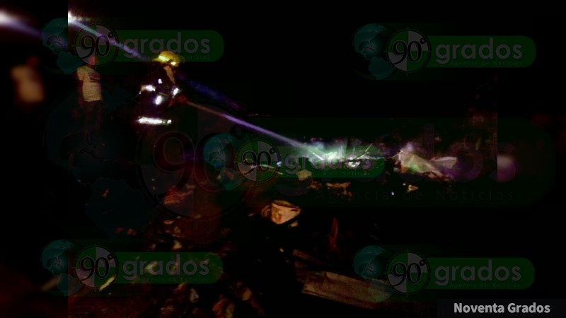 Se incendia casa en Ziracuaretiro, Michoacán - Foto 3 
