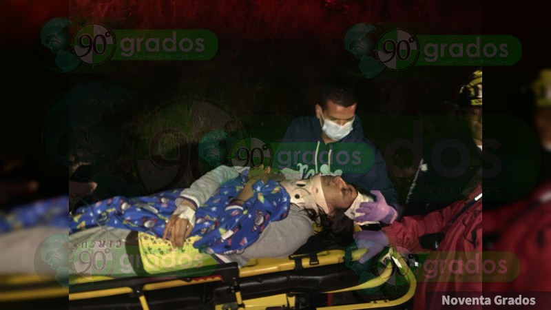 Choque deja 14 heridos en Salvador Escalante, Michoacán - Foto 12 