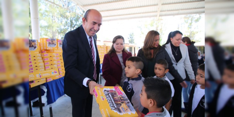 25,973 útiles escolares entregados por la SEE de Michoacán - Foto 0 