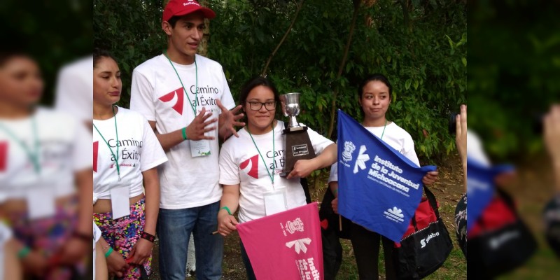 Michoacanos obtienen segundo lugar en campamento de innovación 