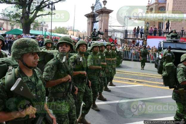 Desborda el fervor patrio durante Desfile Conmemorativo por el 205 aniversario de la Independencia - Foto 1 