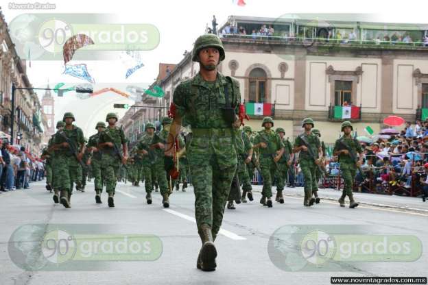 Desborda el fervor patrio durante Desfile Conmemorativo por el 205 aniversario de la Independencia - Foto 6 