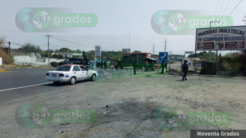 Se registran bloqueos y quema de vehículos en Tierra Caliente del estado de Michoacán - Foto 5 