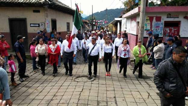 Transmitir valores cívicos a nuevas generaciones: Alcalde de Uruapan - Foto 0 