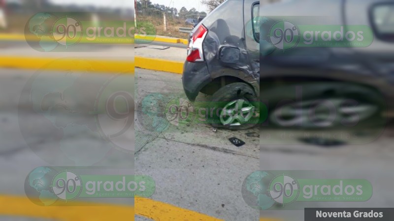 Choque entre autobús y 2 vehículos deja 6 lesionados en la autopista Uruapan-Pátzcuaro - Foto 4 