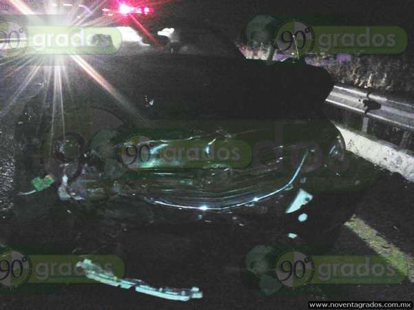 Un muerto y cuatro heridos, saldo de accidente vial en Ecuandureo, Michoacán - Foto 1 