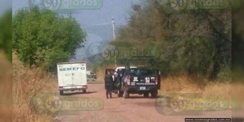 Ejecutan a tres dentro de camioneta en Tarimoro, Guanajuato  