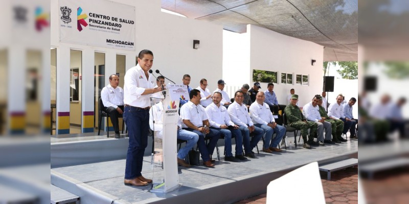 Entrega Silvano Aureoles Centro de Salud a la Comunidad Modelo de Pinzándaro - Foto 5 