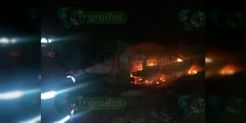 Incendian camioneta con tres cuerpos en su interior en Villagrán, Guanajuato 
