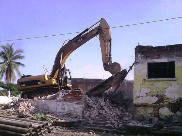Derriban antiguo Centro de Salud en Lázaro Cárdenas - Foto 1 