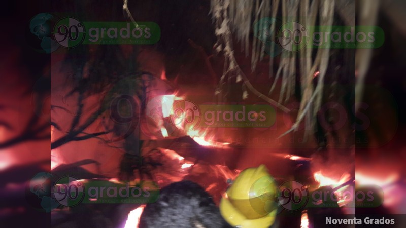 Se incendia propiedad en Zitácuaro, Michoacán, no hay víctimas  - Foto 4 