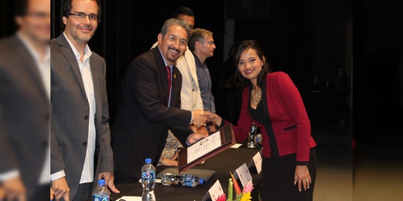 Compromiso social, responsabilidad, honestidad y gratitud, valores de os profesionistas nicolaitas: Rector - Foto 0 