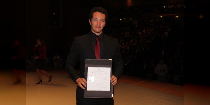 Compromiso social, responsabilidad, honestidad y gratitud, valores de os profesionistas nicolaitas: Rector - Foto 1 