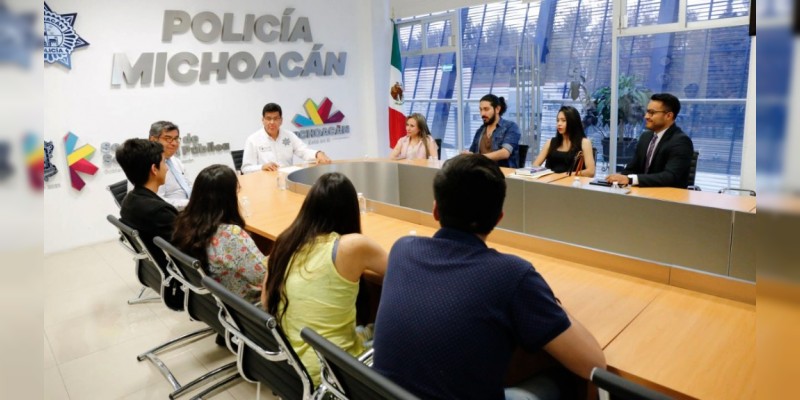 Reconoce SSP Michoacán a estudiantes de Comunicación de la UVAQ 