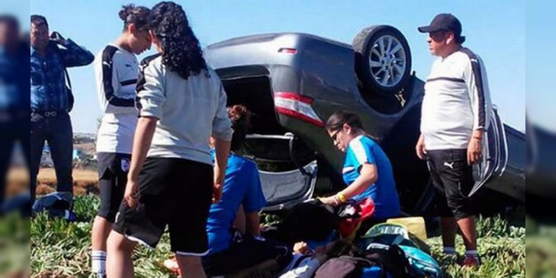 Jugadoras del equipo femenil de Querétaro sufrieron accidente automovilístico 