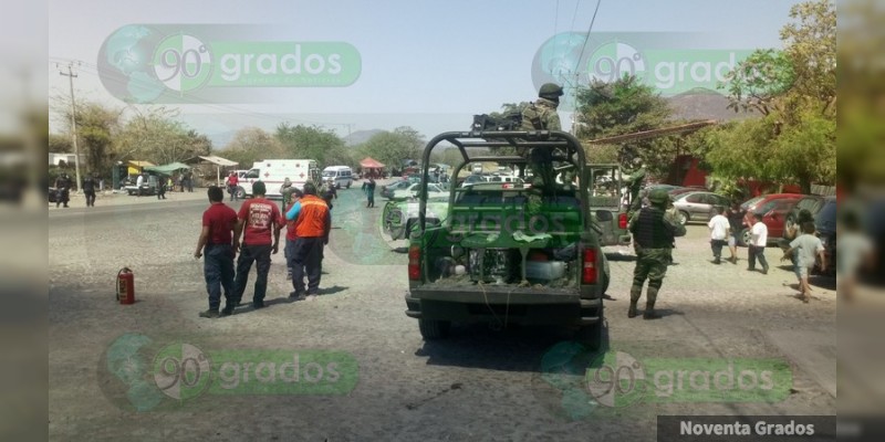 Delincuentes incendian vehículos en Apatzingán, Michoacán - Foto 2 