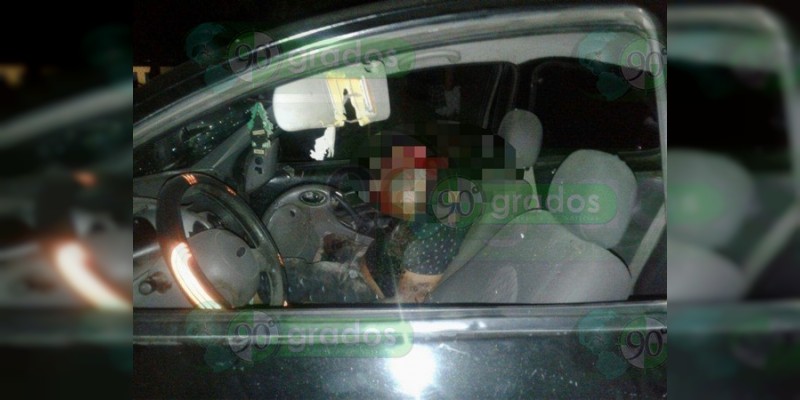 Encuentran cadáver baleado dentro de un auto en La Unión, Guerrero 