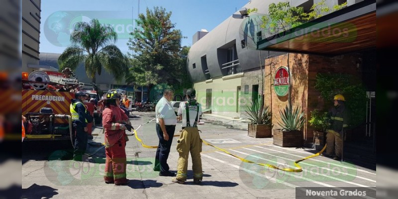 Se registra incendio en restaurante de Zamora, Michoacán 
