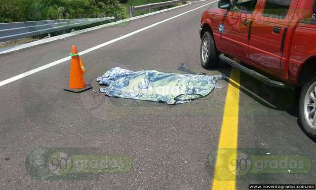Un muerto y seis heridos, saldo de accidente vial en La Huacana, Michoacán - Foto 0 